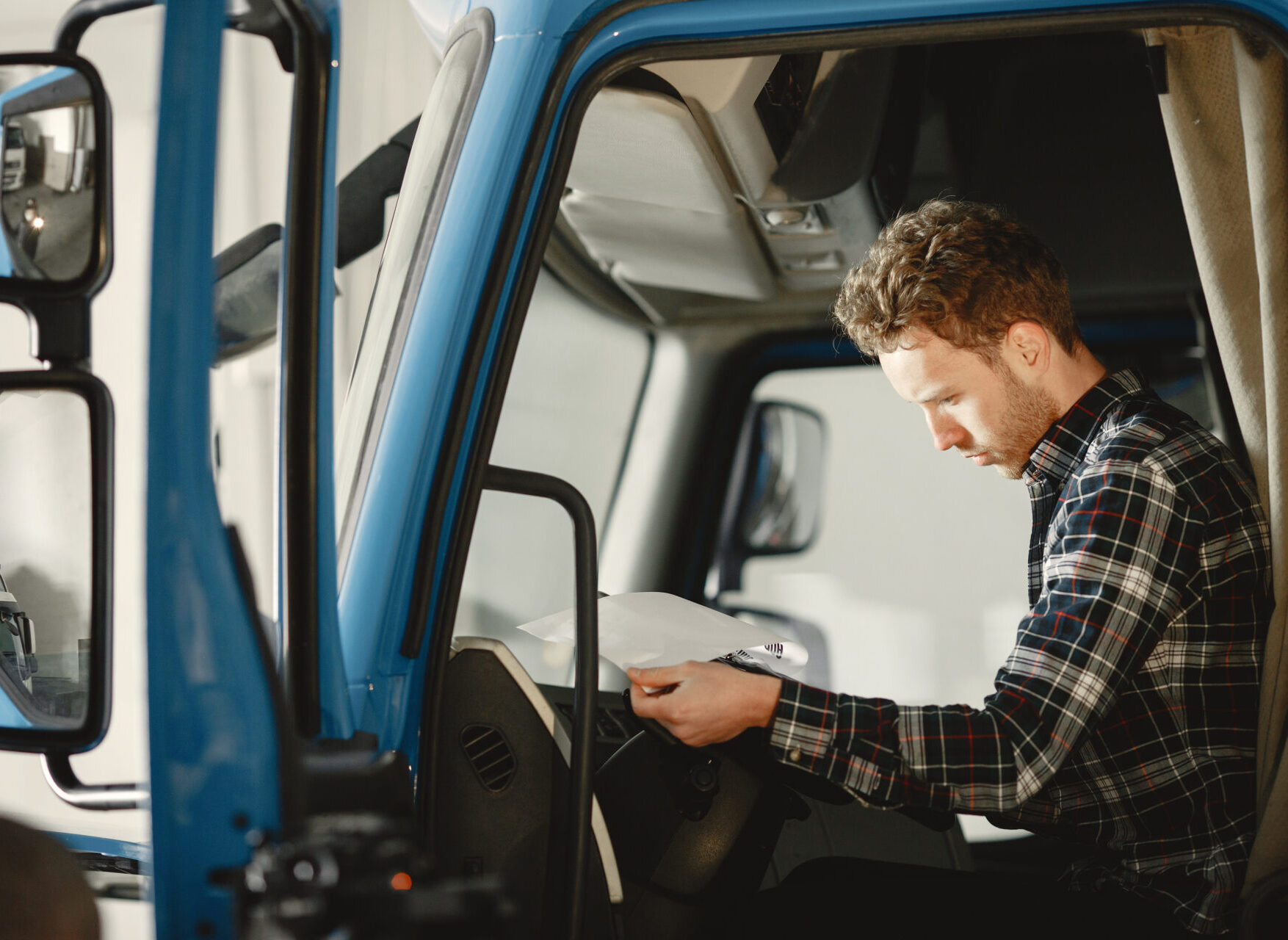LKW-Fahrer Just-in-Time-Transport für Automobilindustrie und Maschinenbau